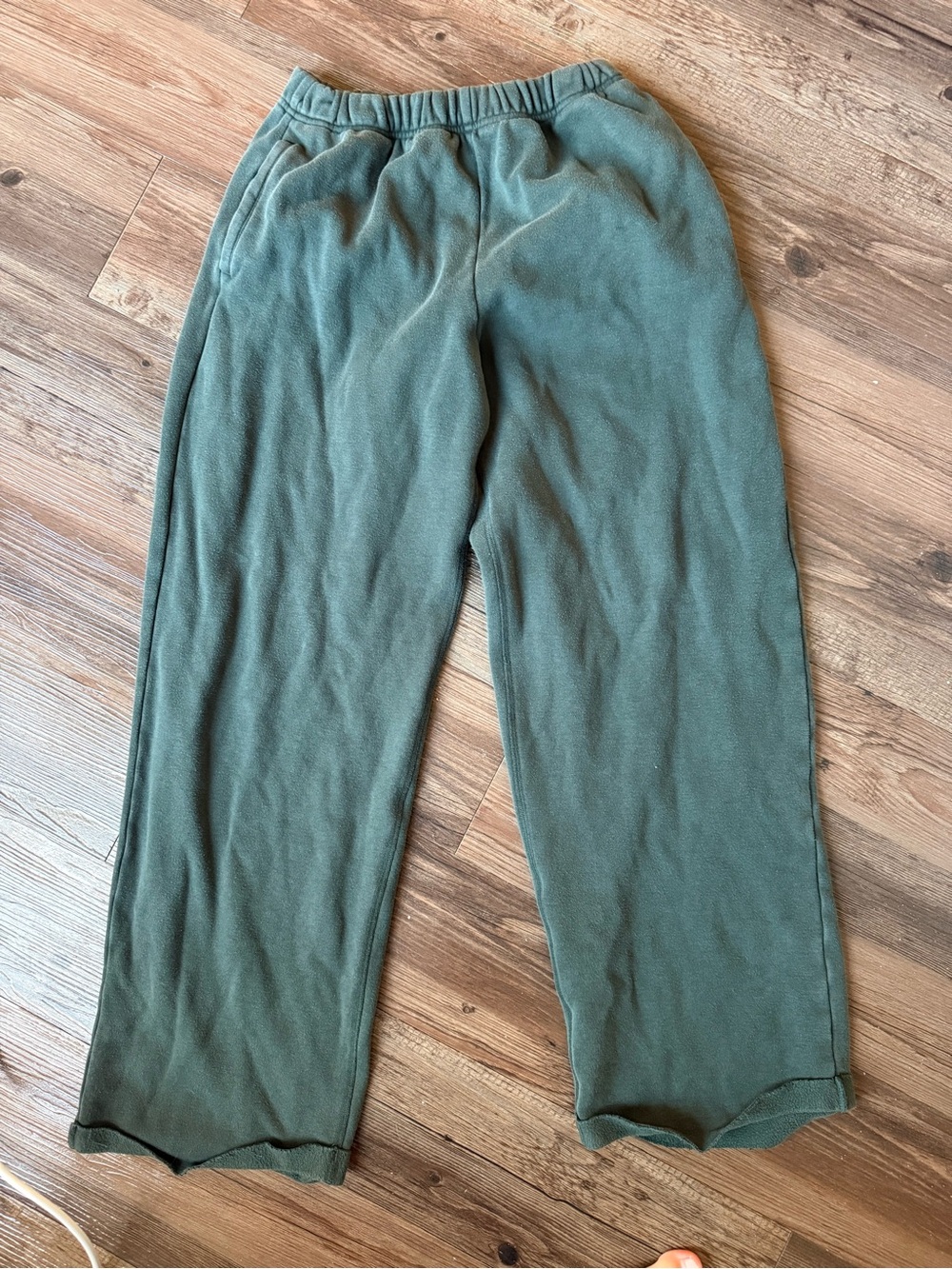 Skims wide leg sweatpants in spruce - Picture 4 of 4